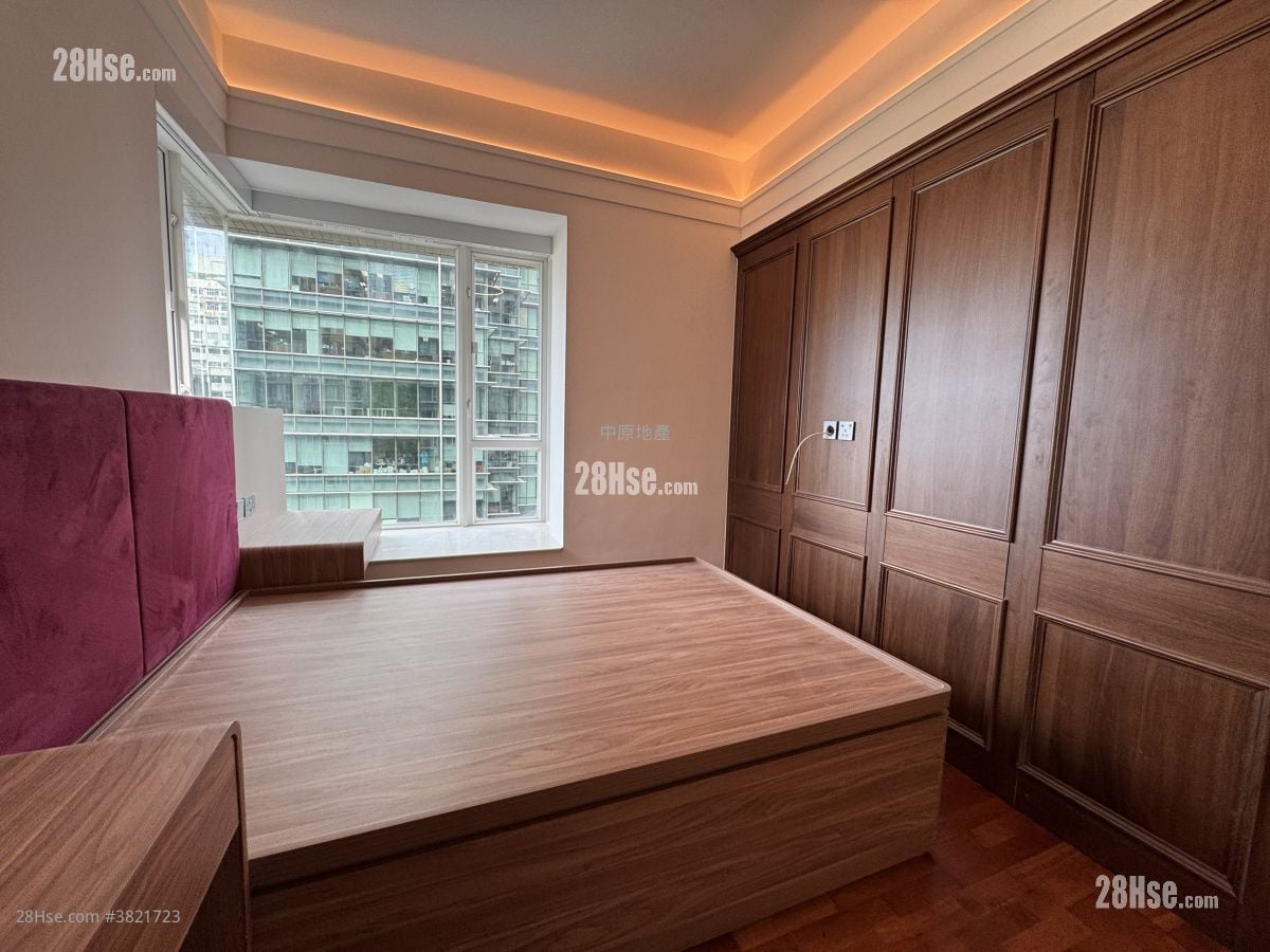 Starcrest Sell 3 Bedrooms , 2 Bathrooms 918 ft²