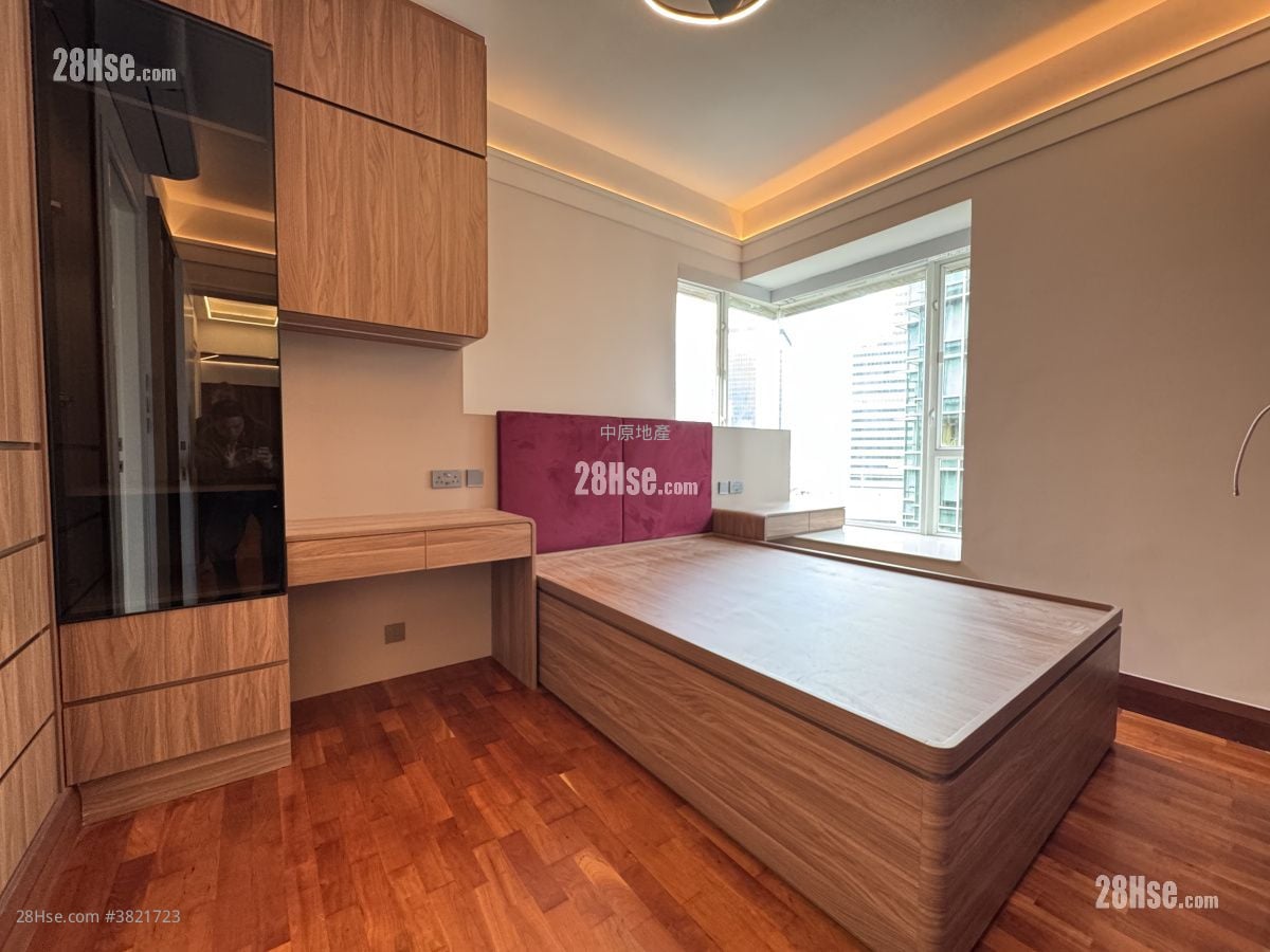 Starcrest Sell 3 Bedrooms , 2 Bathrooms 918 ft²