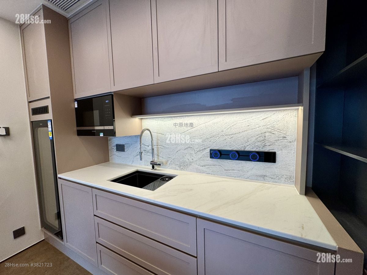 Starcrest Sell 3 Bedrooms , 2 Bathrooms 918 ft²