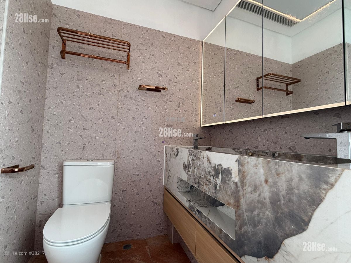 Starcrest Sell 3 Bedrooms , 2 Bathrooms 918 ft²