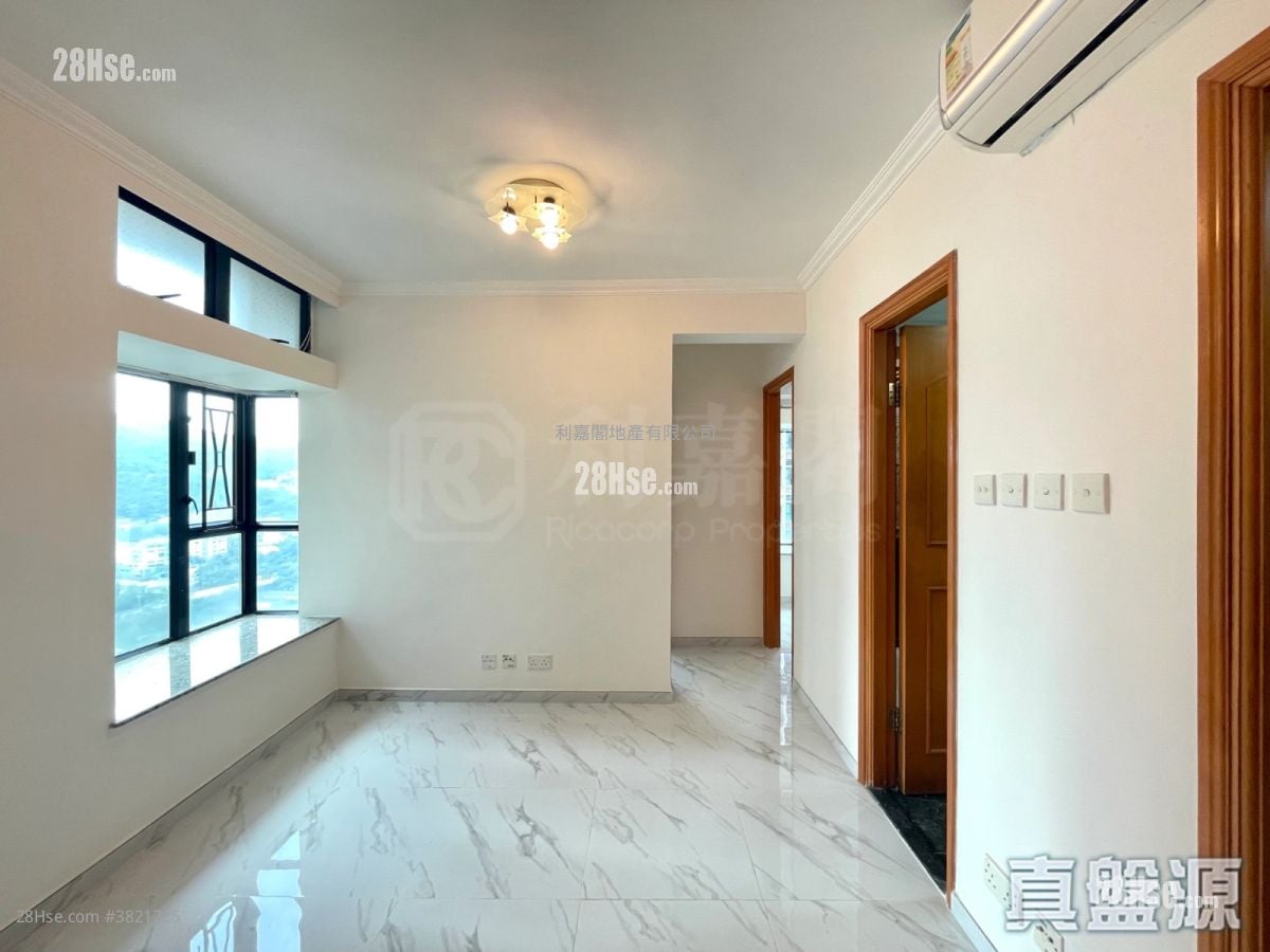 Nan Fung Plaza Rental 2 Bedrooms , 1 Bathroom 375 ft²