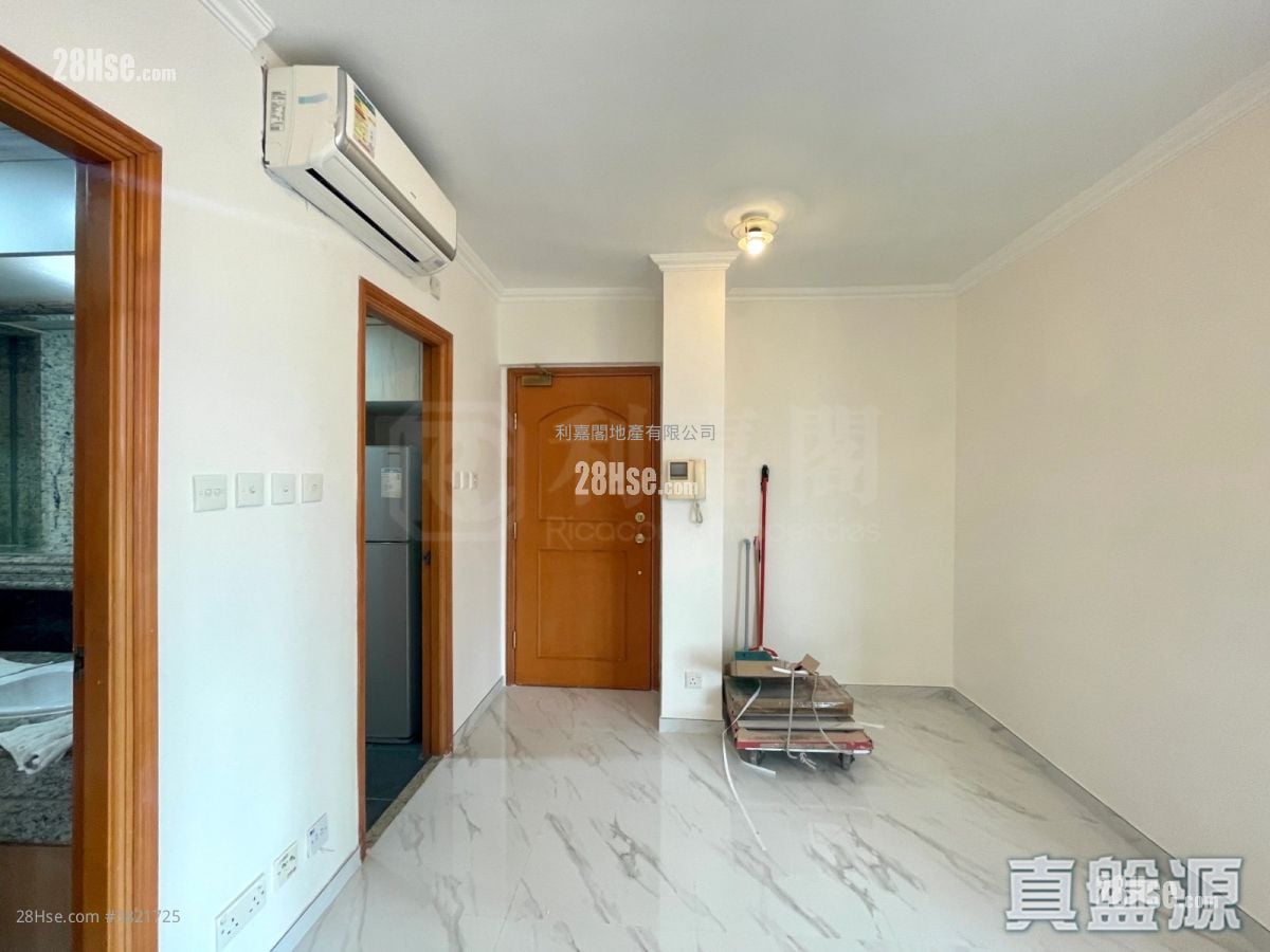 Nan Fung Plaza Rental 2 Bedrooms , 1 Bathroom 375 ft²
