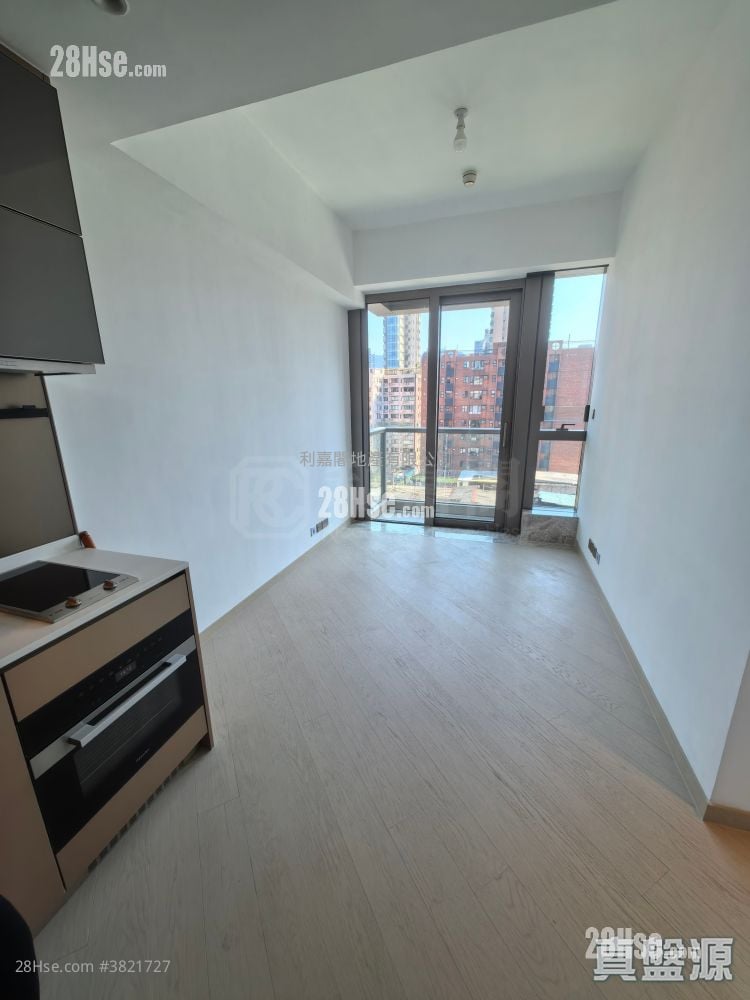 名钻 租盘 2 房 423 平方尺