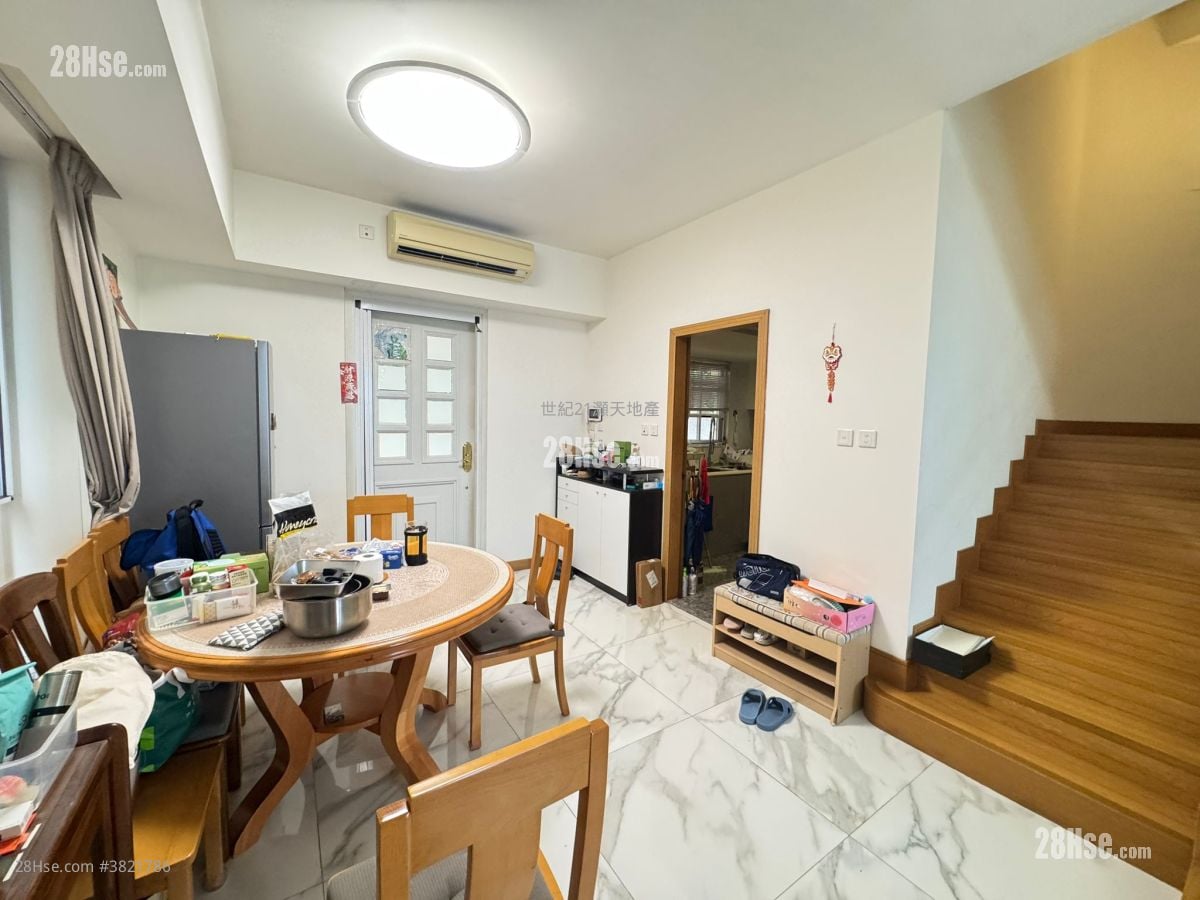 比华利山别墅 租盘 5+ 房 , 3 浴室 2,081 平方尺