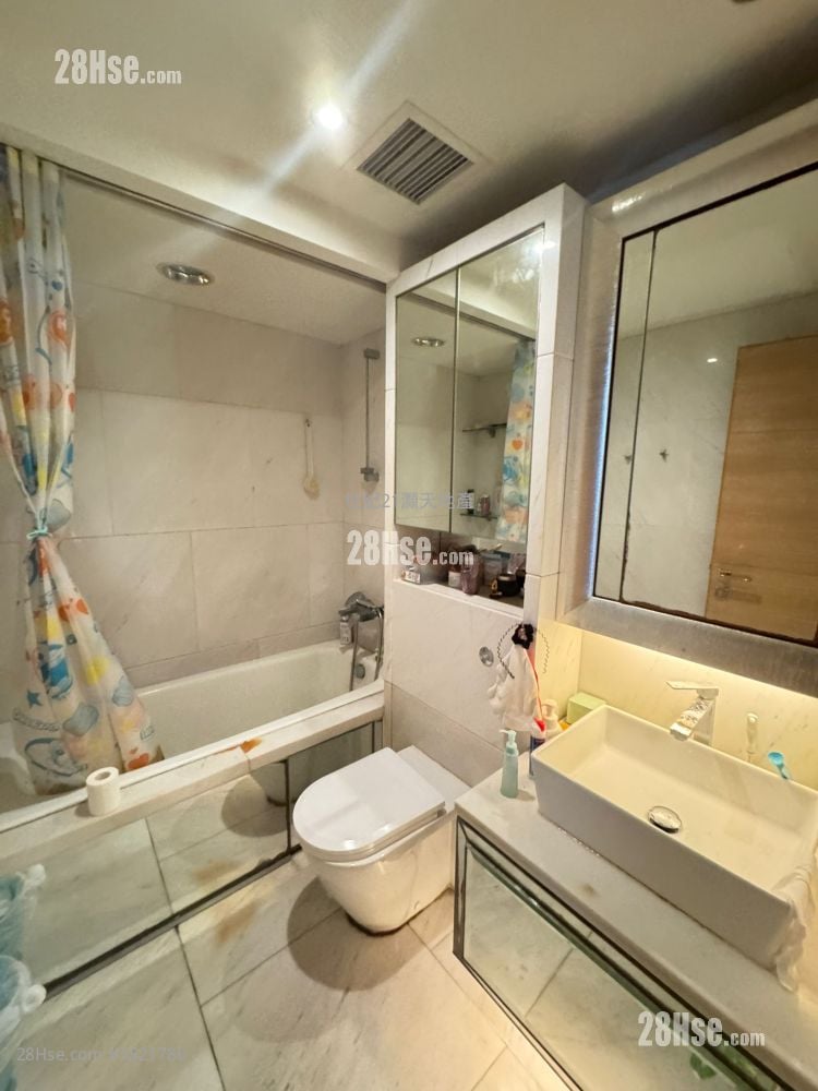 比华利山别墅 租盘 5+ 房 , 3 浴室 2,081 平方尺