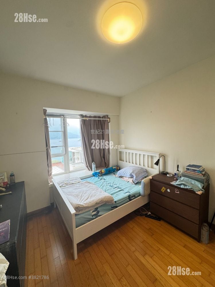 比华利山别墅 租盘 5+ 房 , 3 浴室 2,081 平方尺