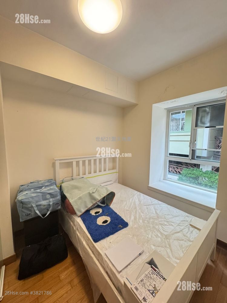 比华利山别墅 租盘 5+ 房 , 3 浴室 2,081 平方尺