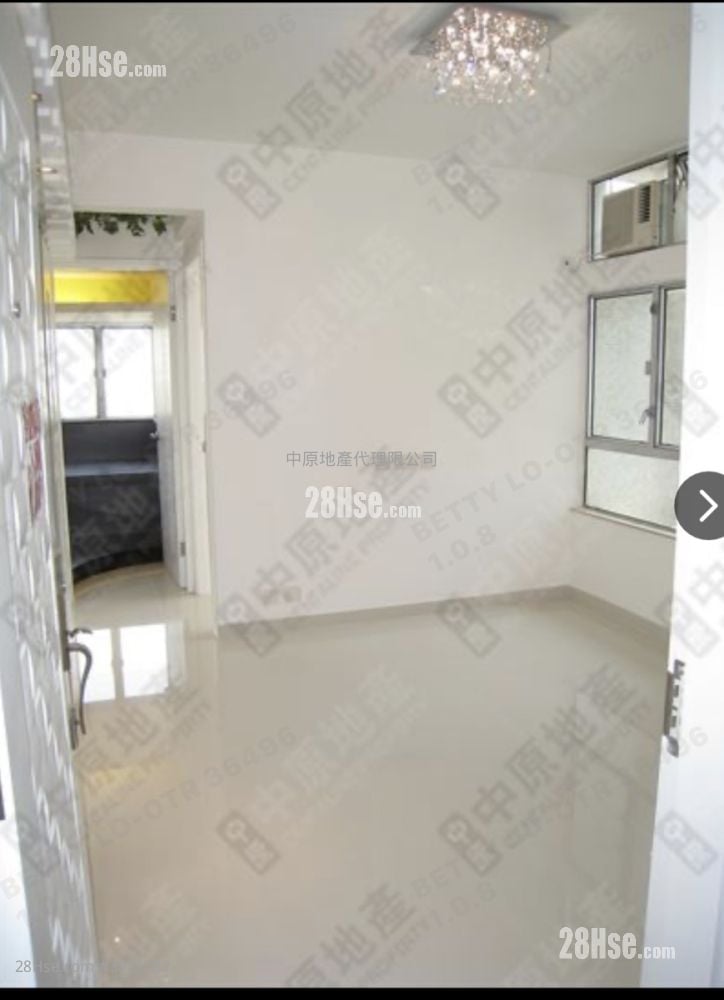 Tai Po Centre Sell 2 Bedrooms , 1 Bathroom 325 ft²