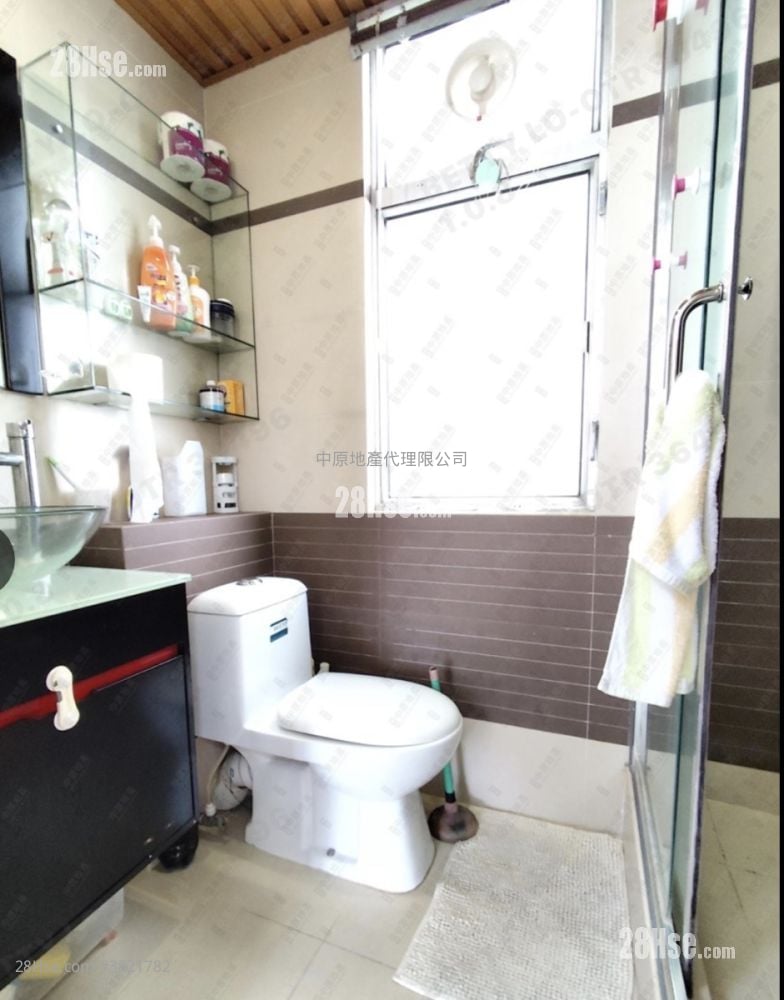 Tai Po Centre Sell 2 Bedrooms , 1 Bathroom 325 ft²