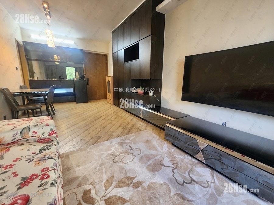 The Visionary Sell 2 Bedrooms 669 ft²