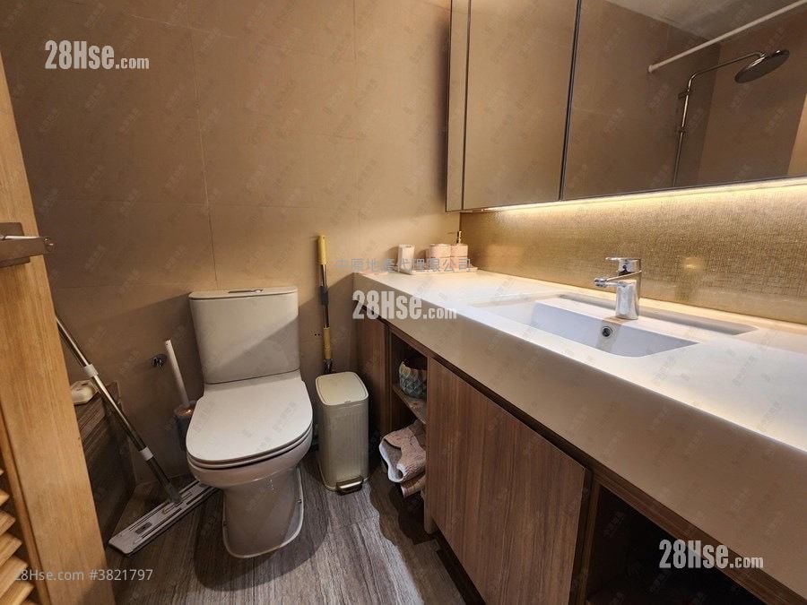 The Visionary Sell 2 Bedrooms 669 ft²