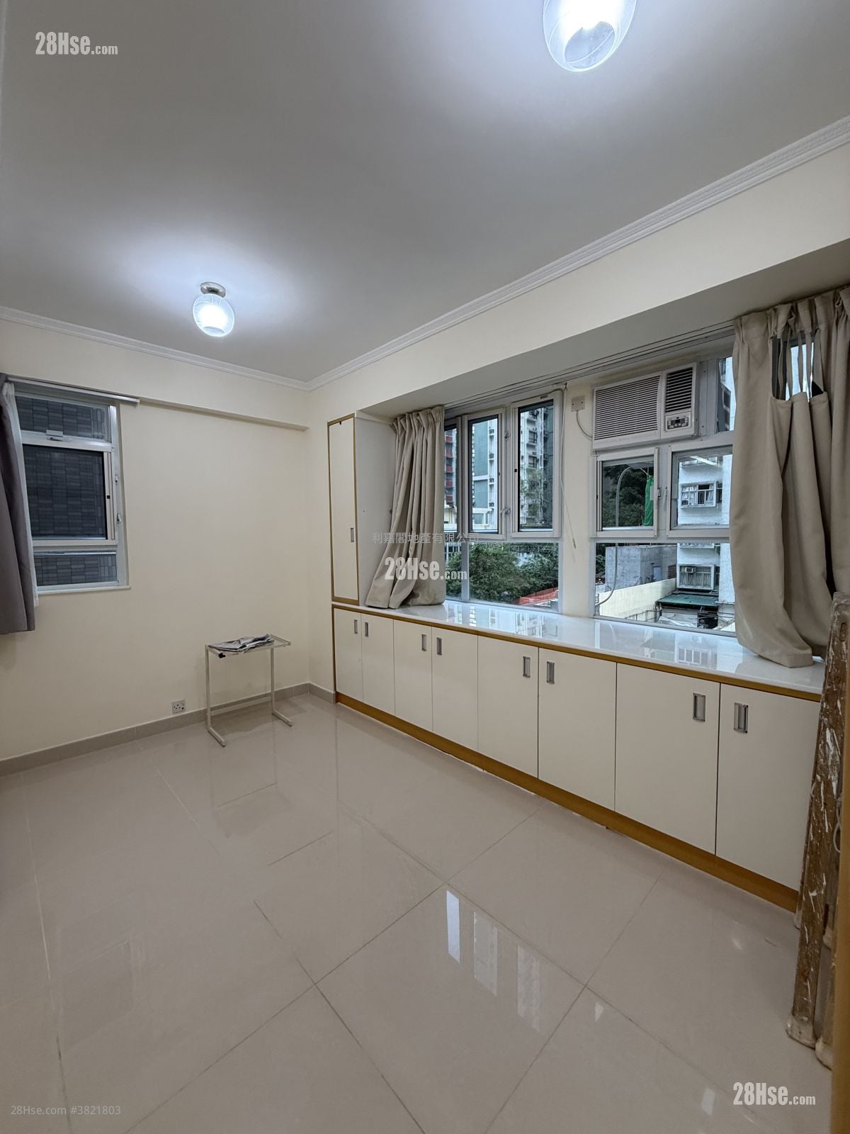 怡寶洋樓 租盤 290 平方呎