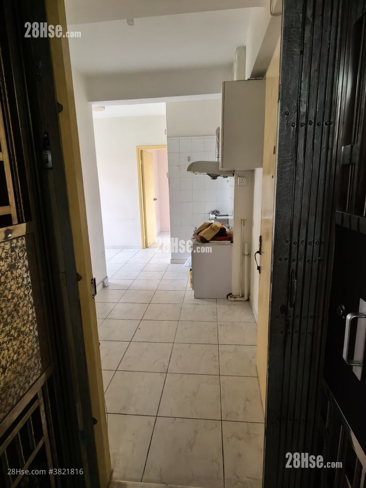 長康大廈 租盤 2 房 , 1 浴室 259 平方呎