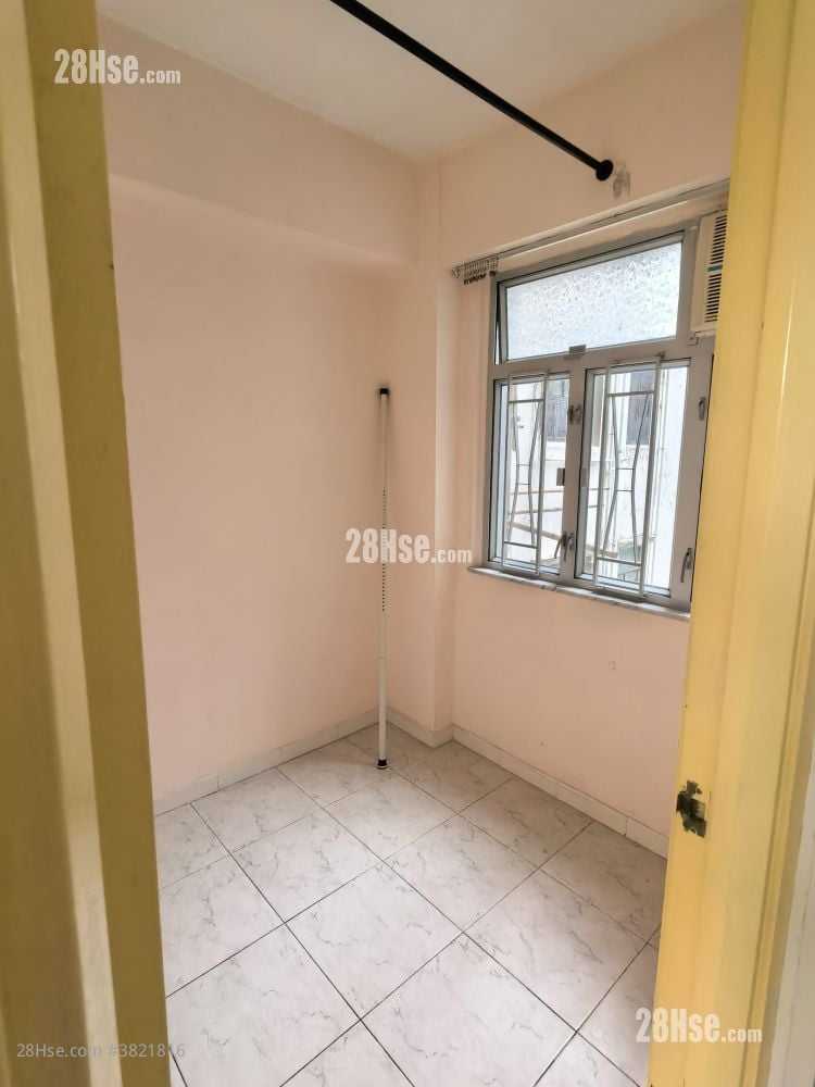 長康大廈 租盤 2 房 , 1 浴室 259 平方呎