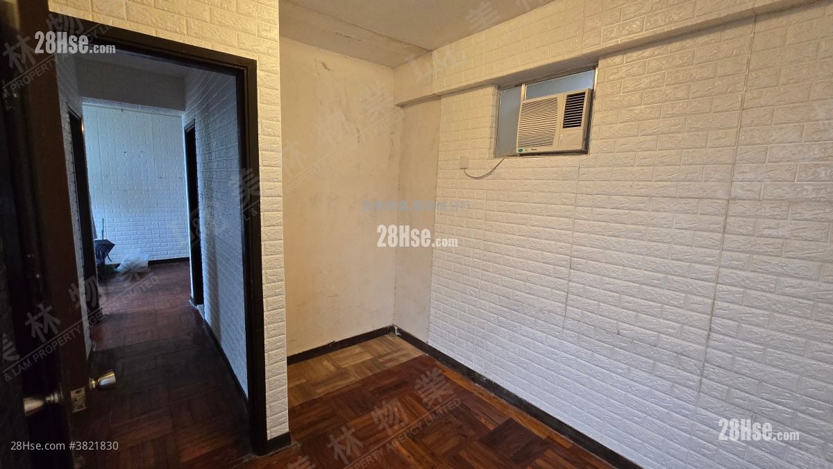Hong Sing Garden Sell 3 Bedrooms , 1 Bathroom 592 ft²