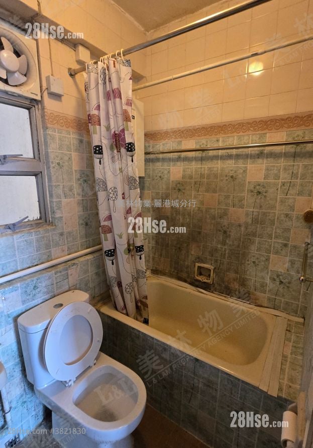 Hong Sing Garden Sell 3 Bedrooms , 1 Bathroom 592 ft²