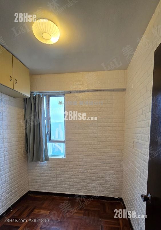 Hong Sing Garden Sell 3 Bedrooms , 1 Bathroom 592 ft²