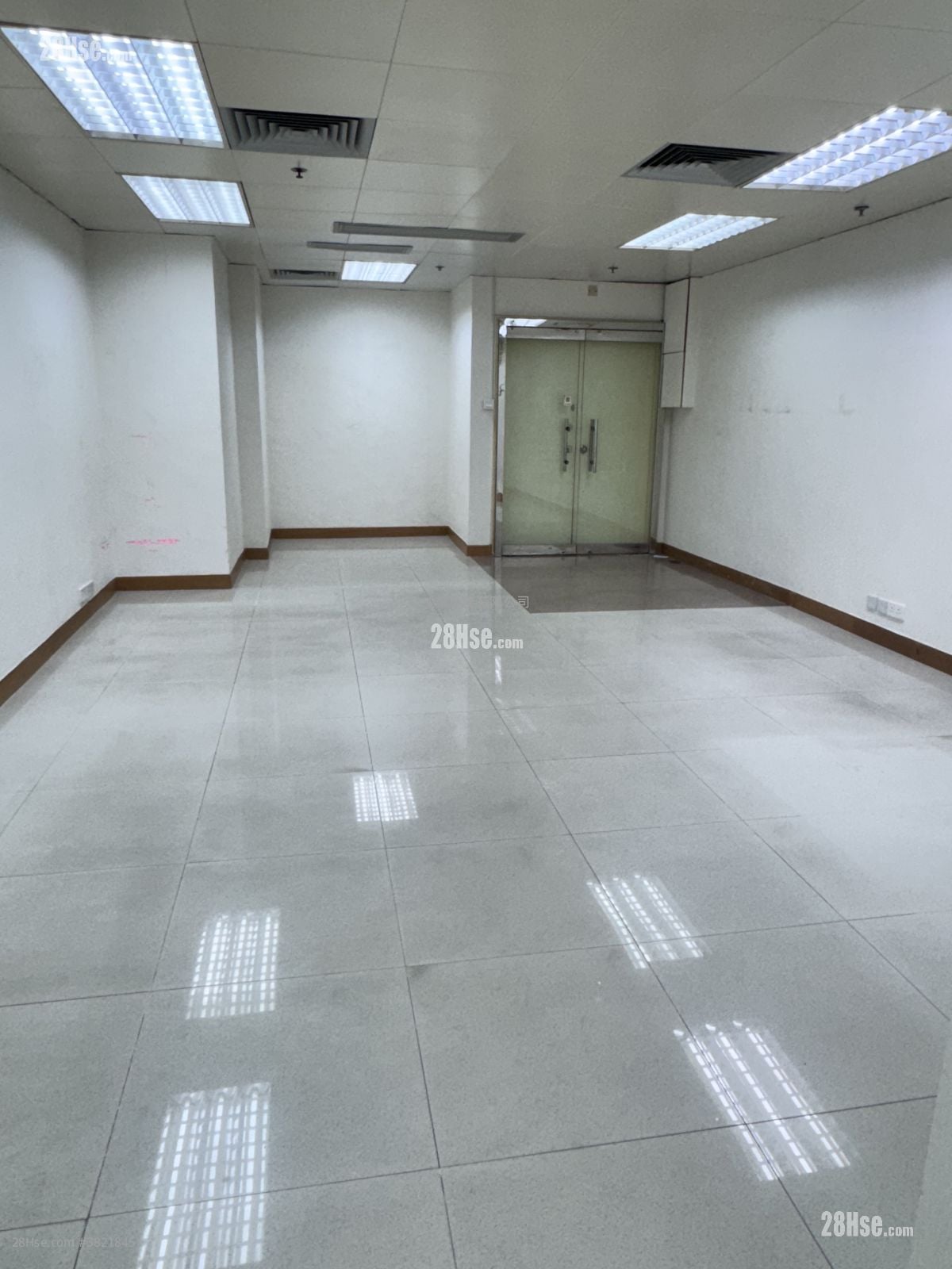 新科技廣場 租盤 646 平方呎