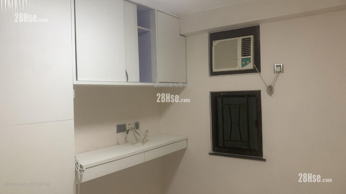 峻峰花園 租盤 3 房 , 1 浴室 450 平方呎