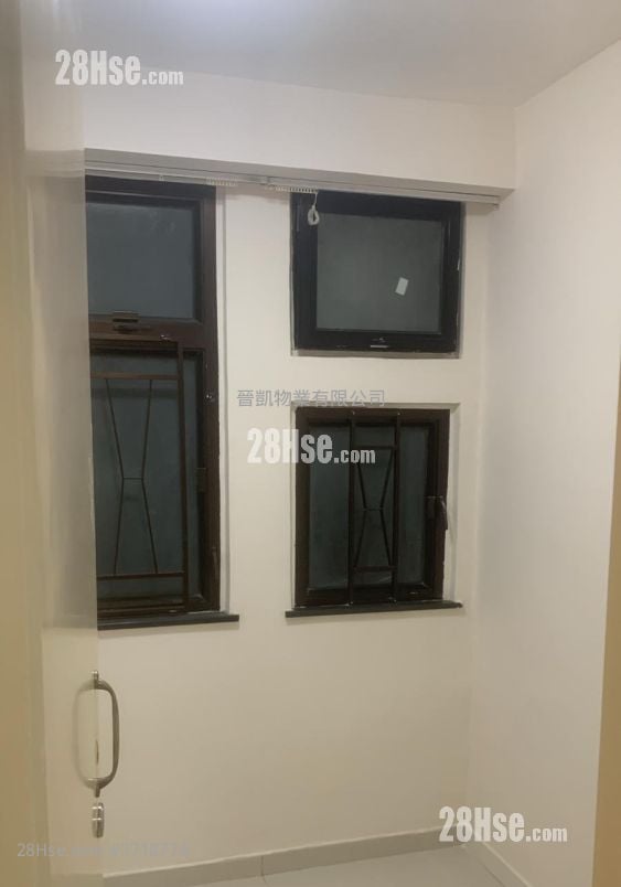 峻峰花園 租盤 3 房 , 1 浴室 450 平方呎