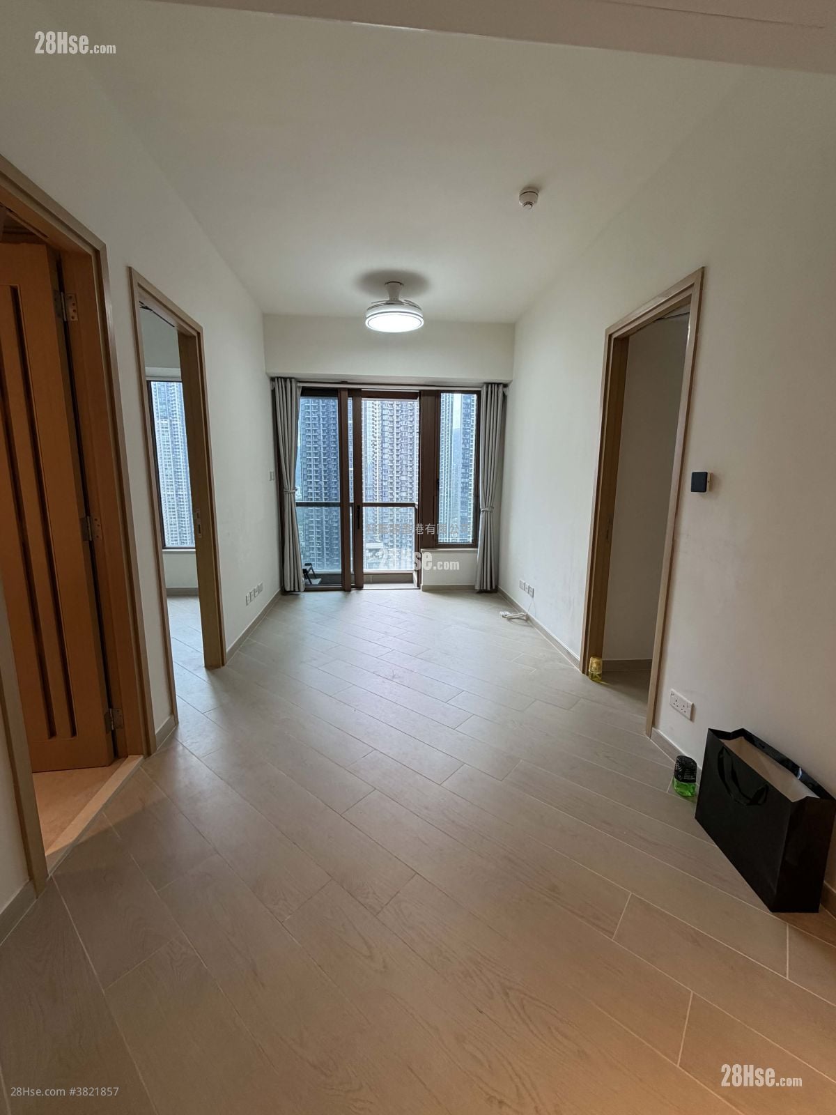 Lp10 Rental 2 Bedrooms , 2 Bathrooms 554 ft²