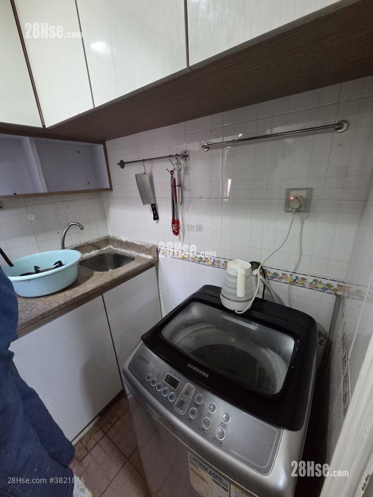 United Building Rental 2 Bedrooms , 1 Bathroom 278 ft²