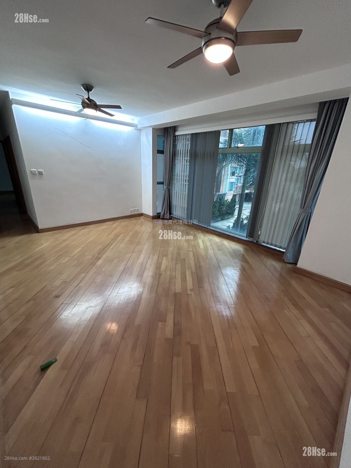 Botania Villa Sell 3 Bedrooms 819 ft²