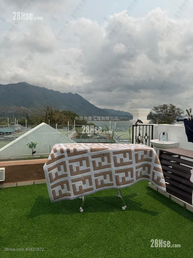 The Beverly Hills Sell 4 Bedrooms 1,606 ft²