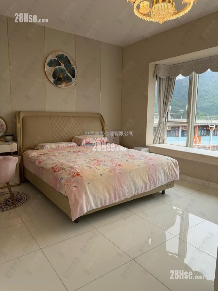 The Beverly Hills Sell 4 Bedrooms 1,606 ft²