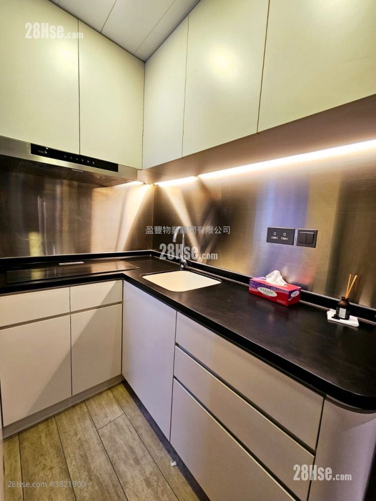 Dandenong Mansion Sell 1 Bedroom , 1 Bathroom 271 ft²