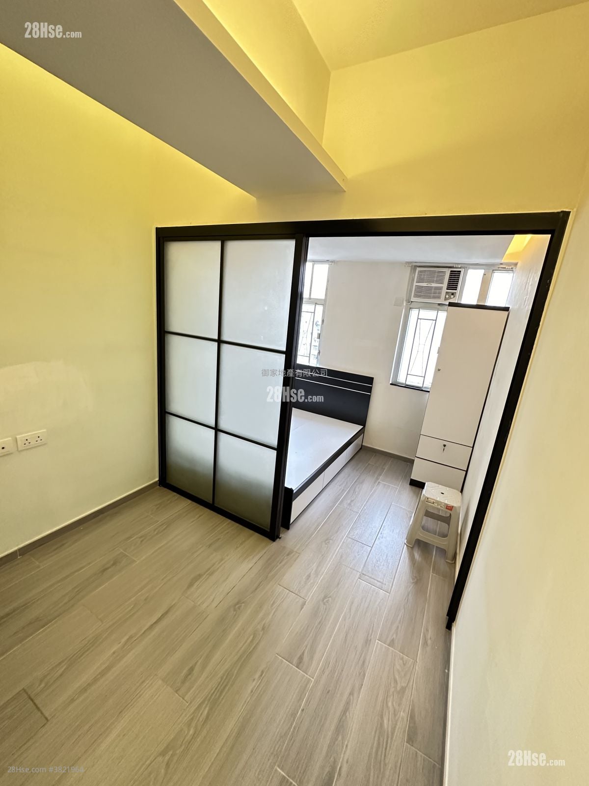 Metropole Building Rental 1 Bedroom , 1 Bathroom 180 ft²