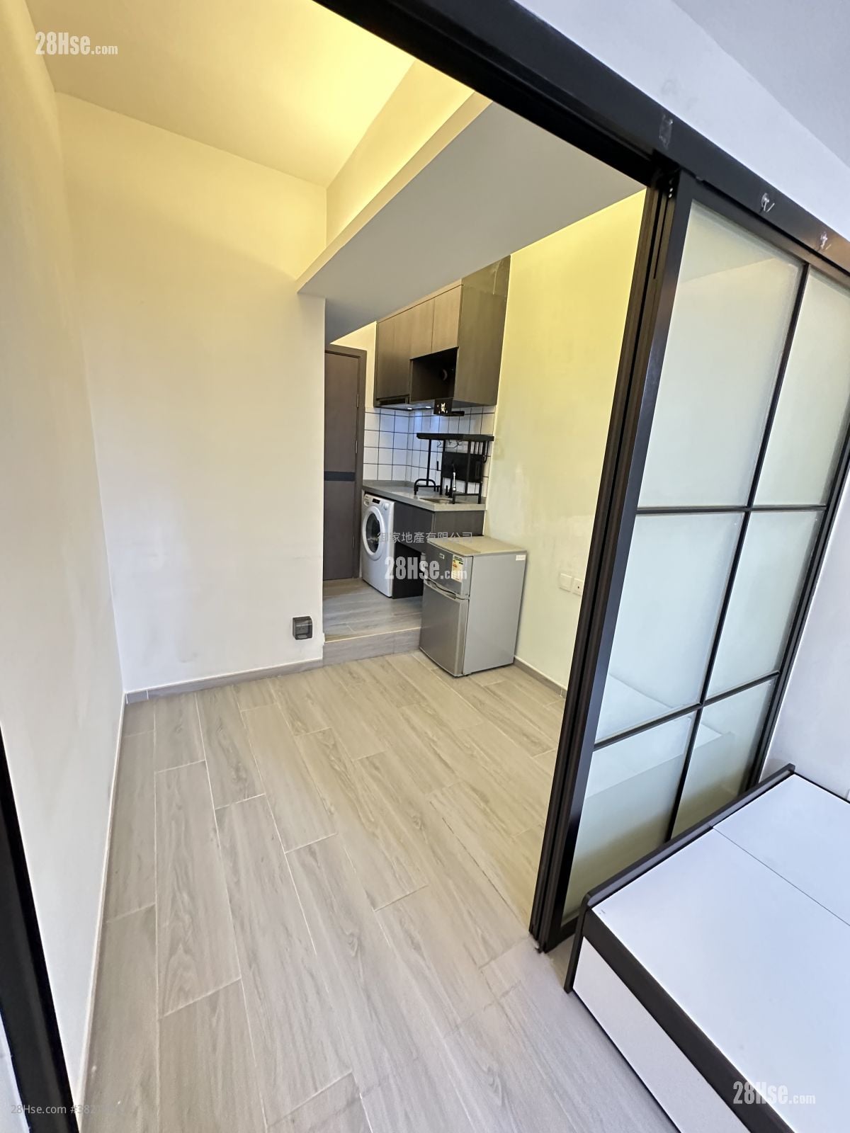 Metropole Building Rental 1 Bedroom , 1 Bathroom 180 ft²