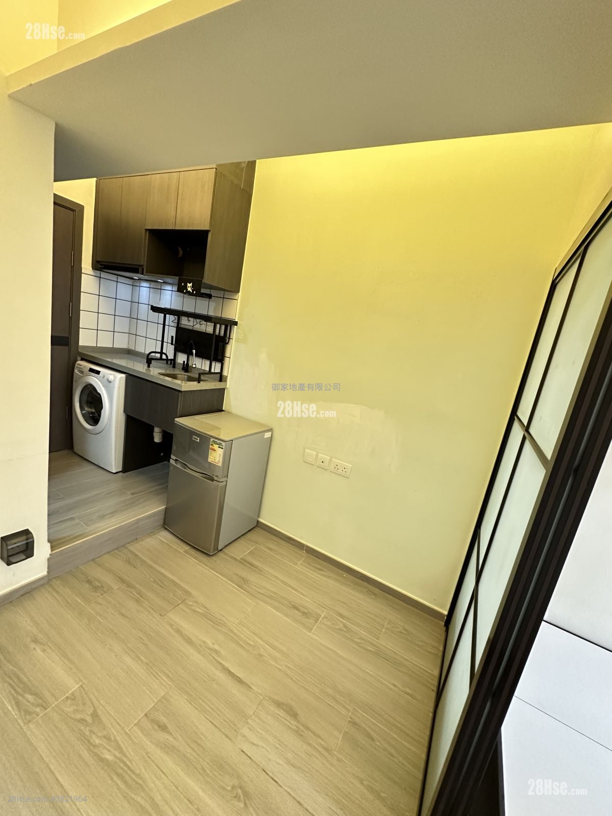 Metropole Building Rental 1 Bedroom , 1 Bathroom 180 ft²