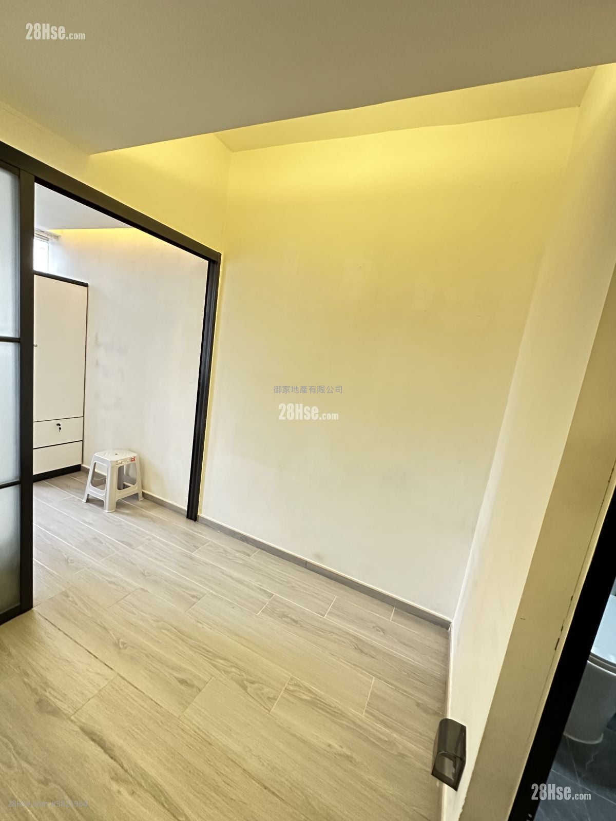 Metropole Building Rental 1 Bedroom , 1 Bathroom 180 ft²