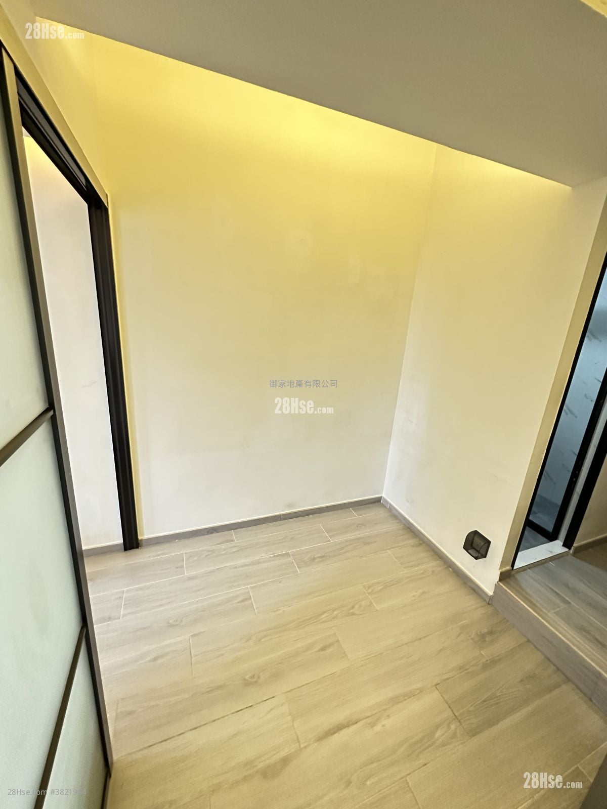 Metropole Building Rental 1 Bedroom , 1 Bathroom 180 ft²