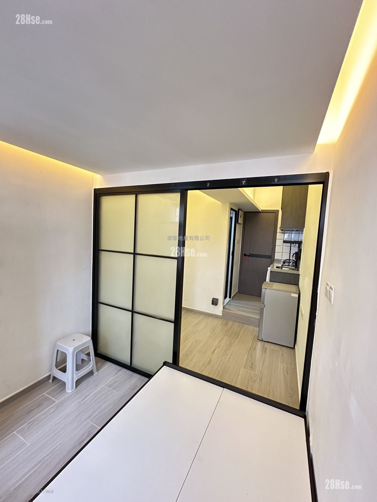 Metropole Building Rental 1 Bedroom , 1 Bathroom 180 ft²