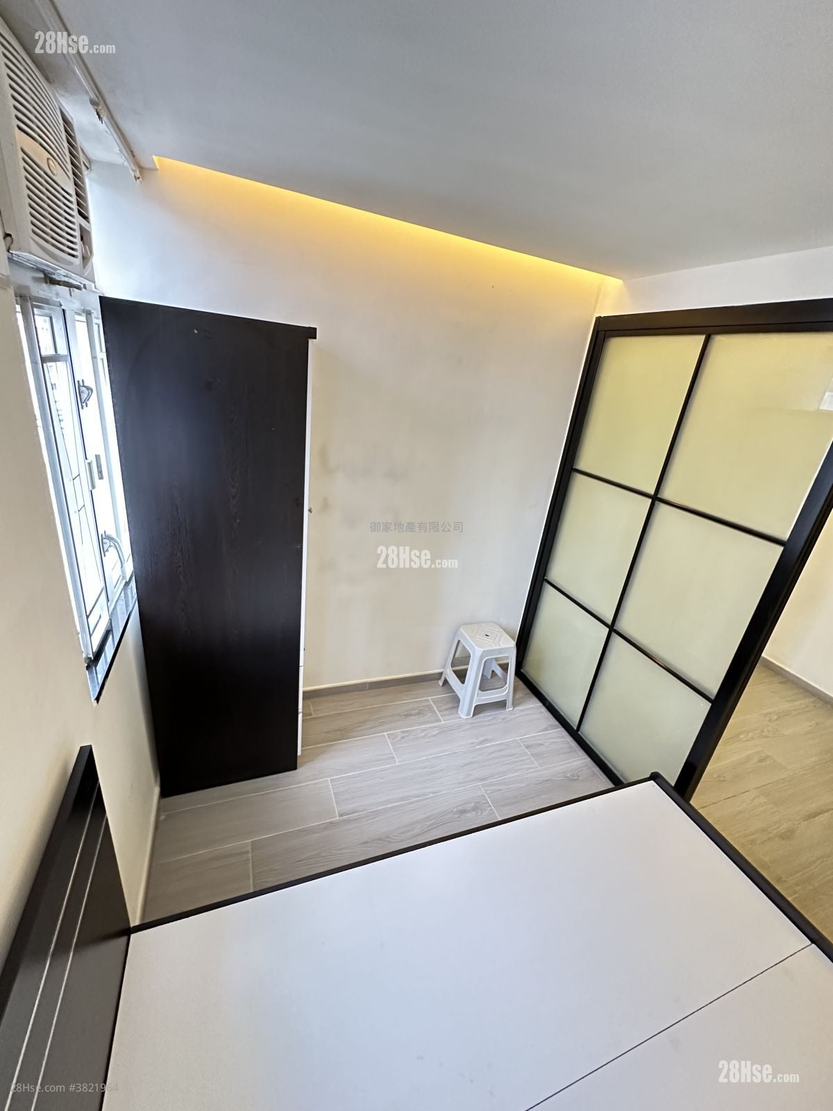 Metropole Building Rental 1 Bedroom , 1 Bathroom 180 ft²