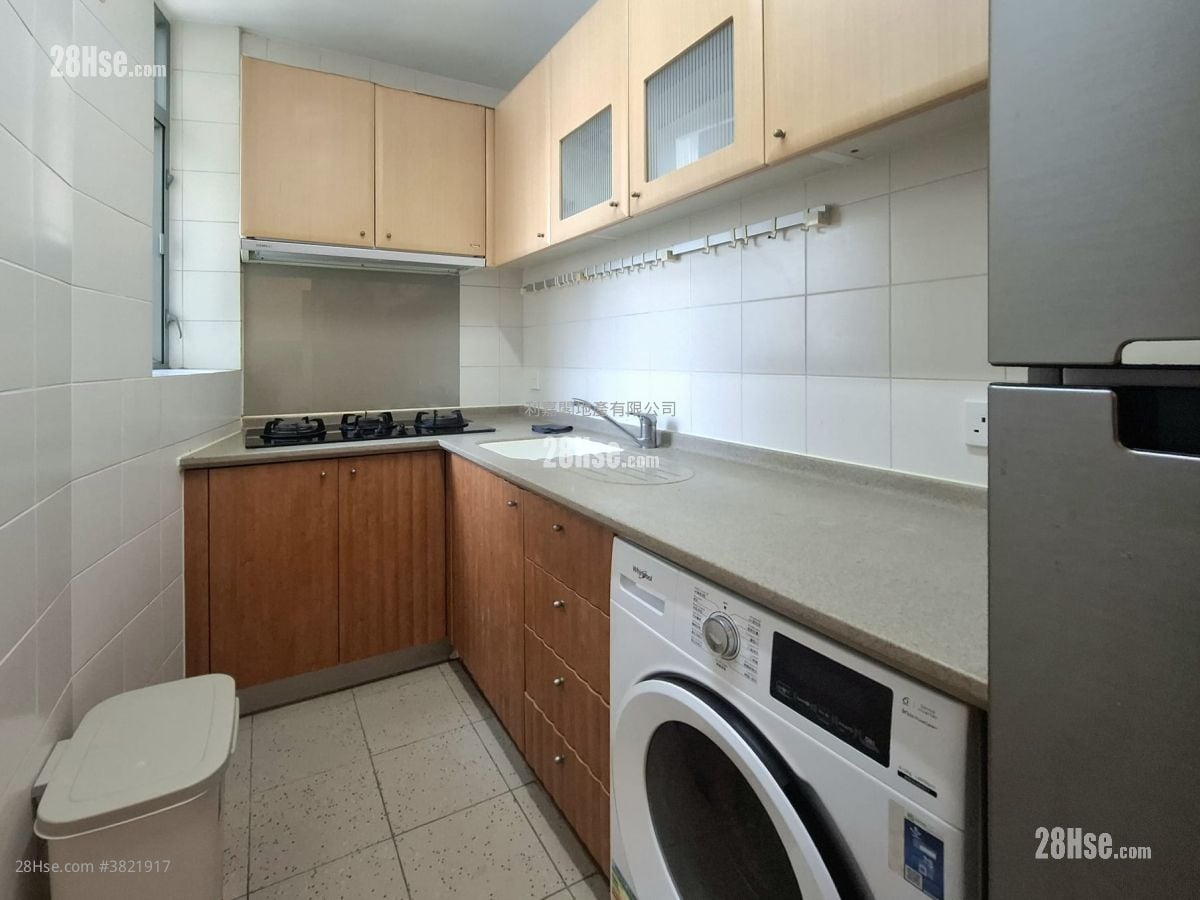 Seaview Crescent Sell 2 Bedrooms , 1 Bathroom 568 ft²