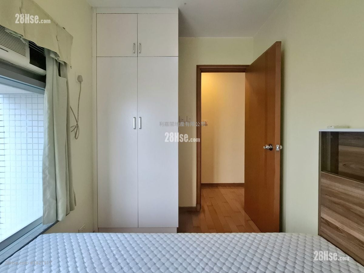 Seaview Crescent Sell 2 Bedrooms , 1 Bathroom 568 ft²