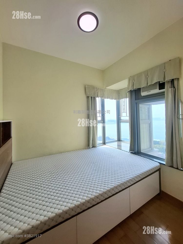 Seaview Crescent Sell 2 Bedrooms , 1 Bathroom 568 ft²