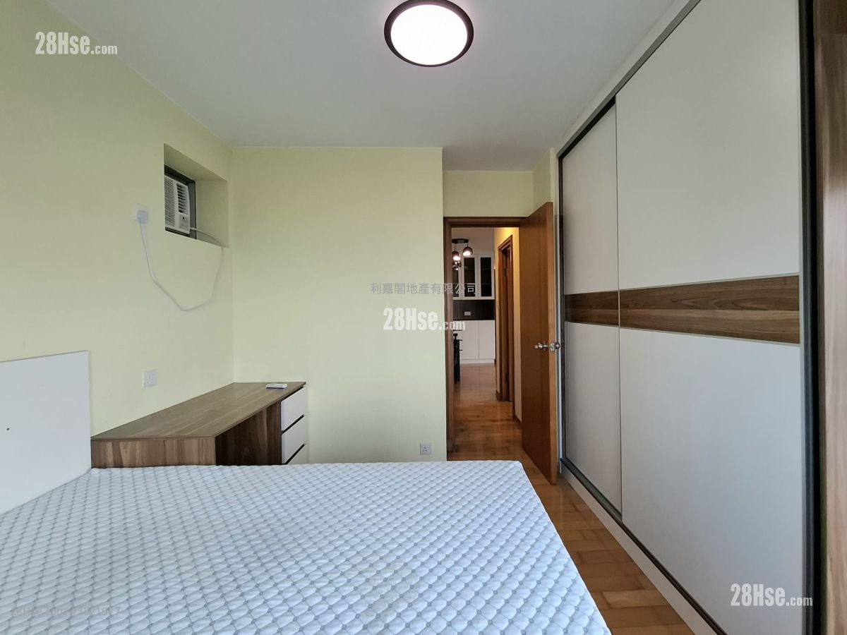 Seaview Crescent Sell 2 Bedrooms , 1 Bathroom 568 ft²