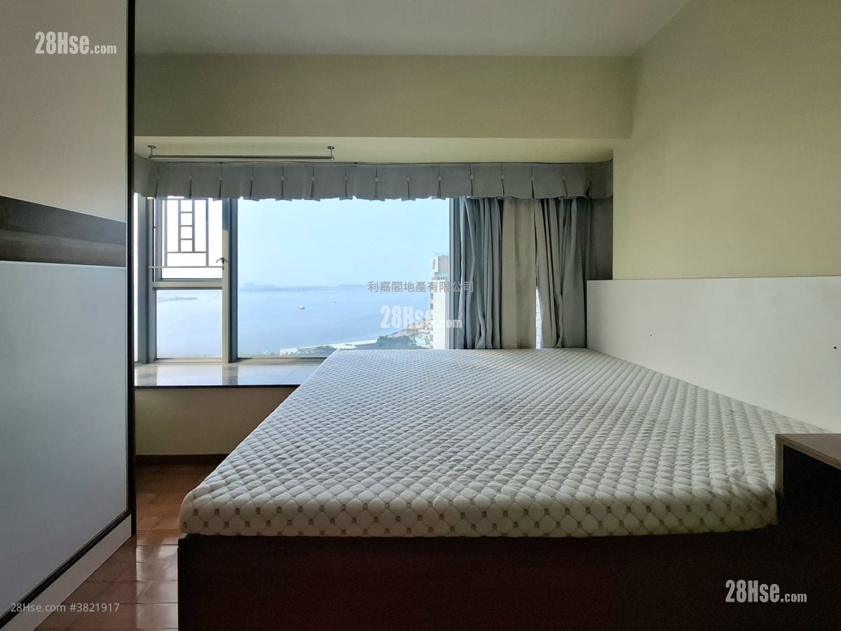 Seaview Crescent Sell 2 Bedrooms , 1 Bathroom 568 ft²