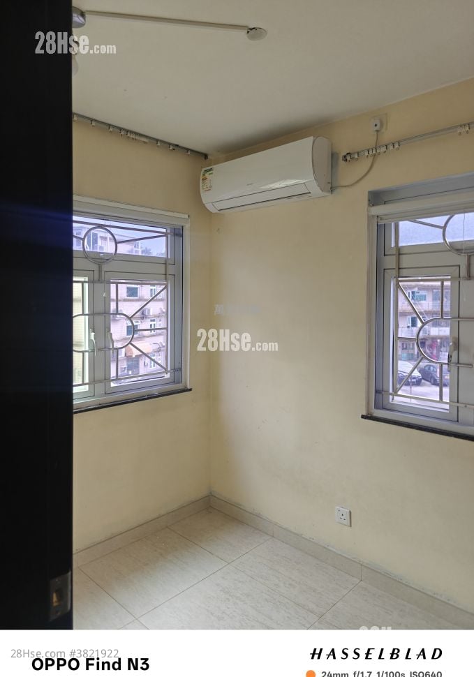 Selecta Garden Sell 3 Bedrooms , 1 Bathroom 680 ft²