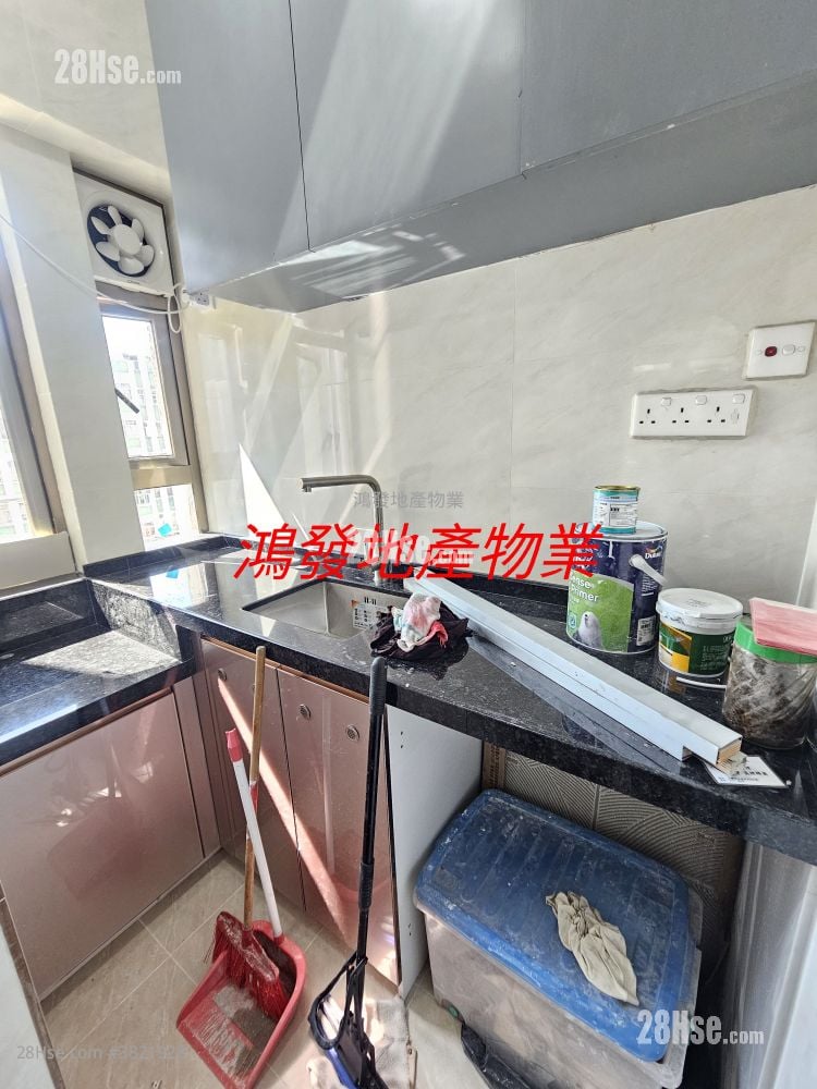 長康大廈 租盤 2 房 264 平方呎