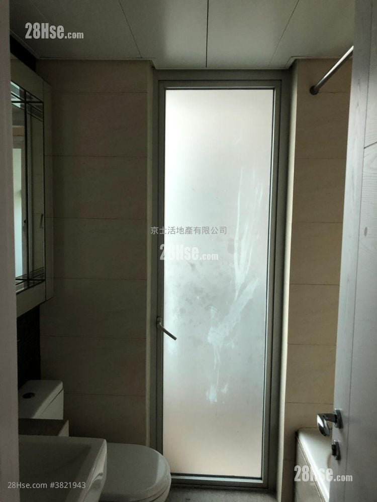 Festival City Sell 3 Bedrooms , 1 Bathroom 843 ft²