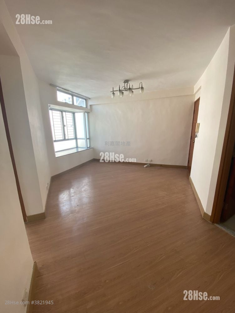 Kingswood Villas Sell 3 Bedrooms , 1 Bathroom 543 ft²