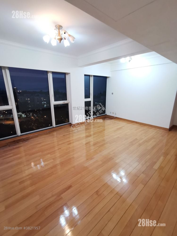 Symphony Bay Sell 4 Bedrooms , 2 Bathrooms 2,136 ft²