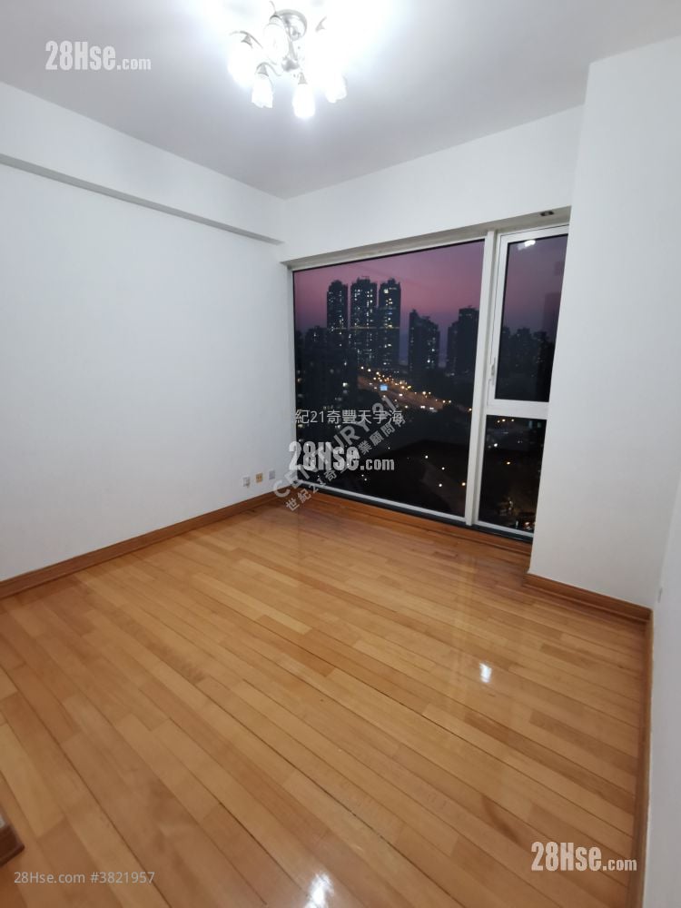 Symphony Bay Sell 4 Bedrooms , 2 Bathrooms 2,136 ft²