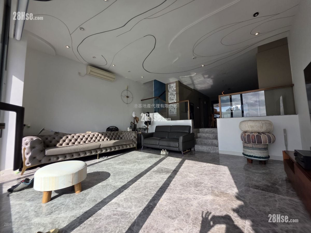 Tsam Chuk Wan Village Rental 5+ Bedrooms , 3 Bathrooms 2,100 ft²