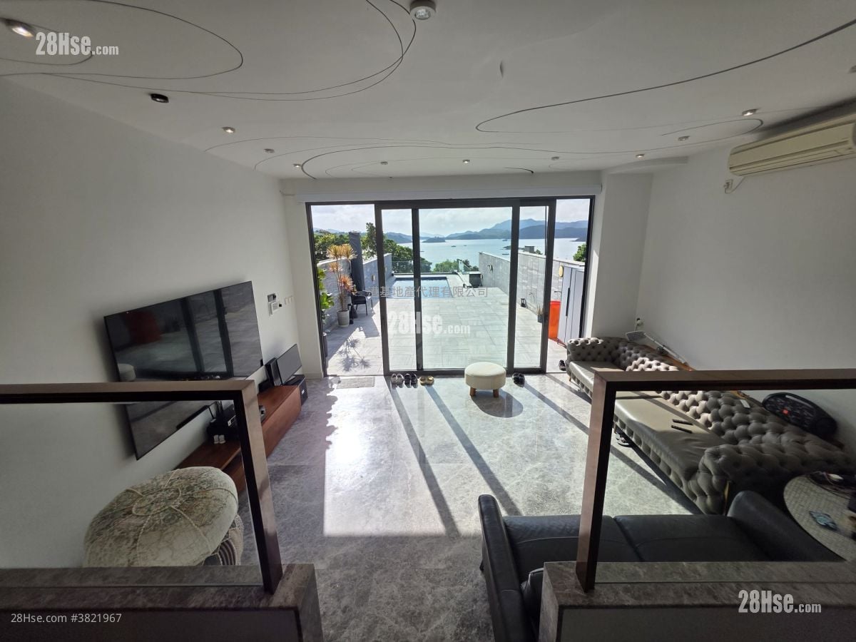Tsam Chuk Wan Village Rental 5+ Bedrooms , 3 Bathrooms 2,100 ft²